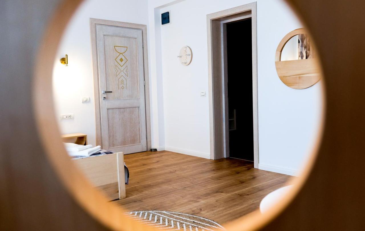 Conacul Olarilor Bed and Breakfast Baia de Fier Eksteriør billede