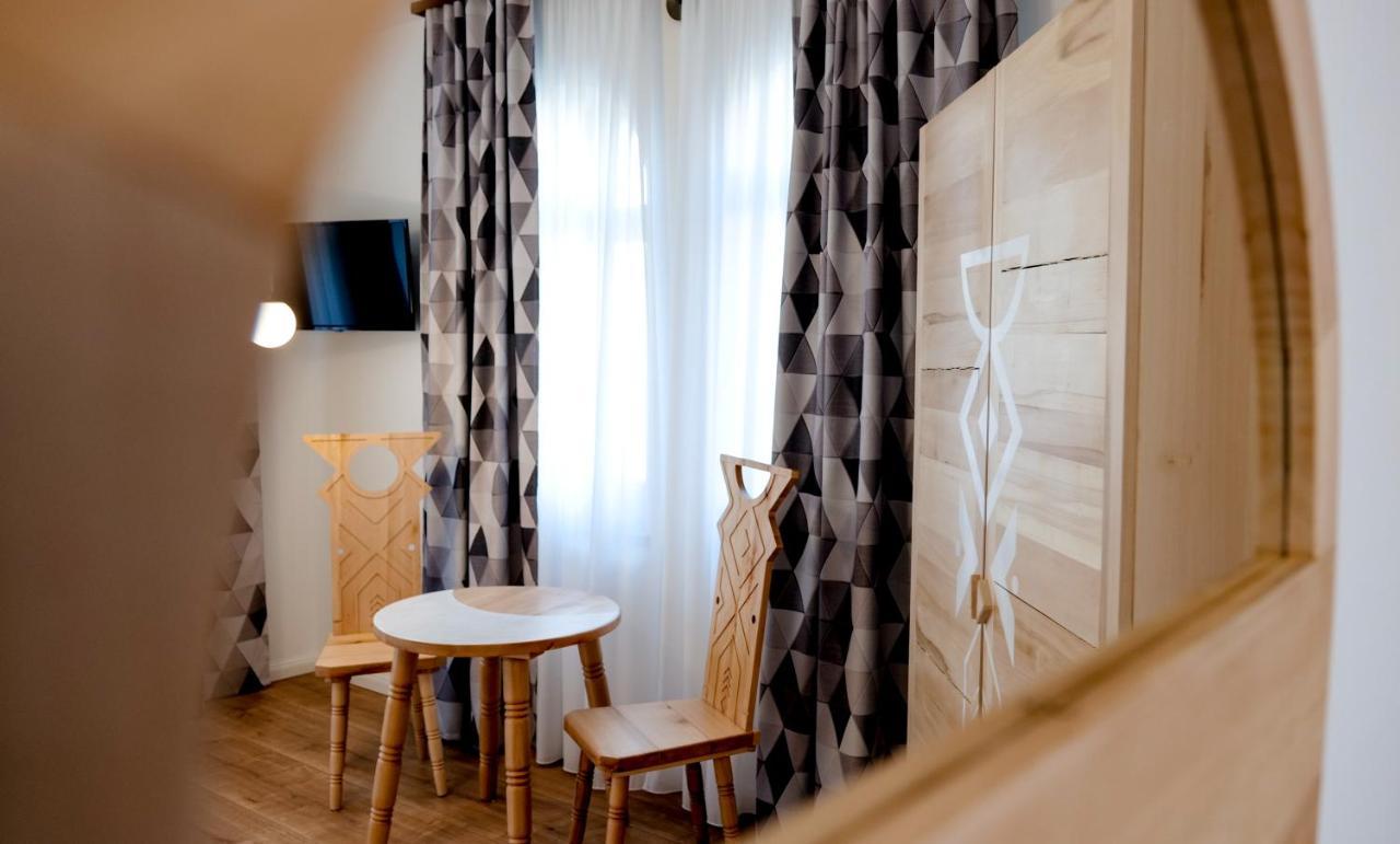 Conacul Olarilor Bed and Breakfast Baia de Fier Eksteriør billede