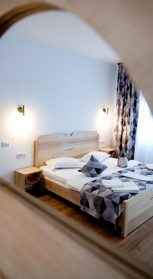 Conacul Olarilor Bed and Breakfast Baia de Fier Eksteriør billede