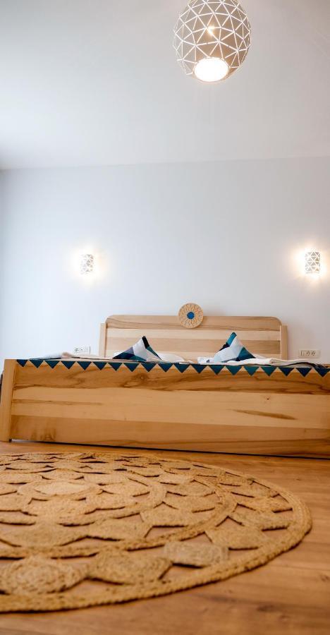 Conacul Olarilor Bed and Breakfast Baia de Fier Eksteriør billede